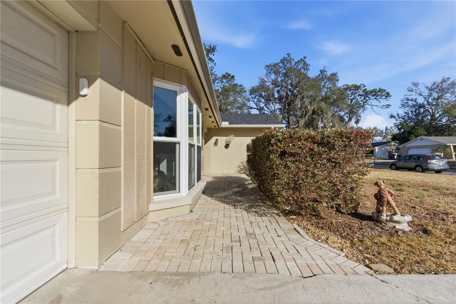 308 Ellen Way Property Photo 5
