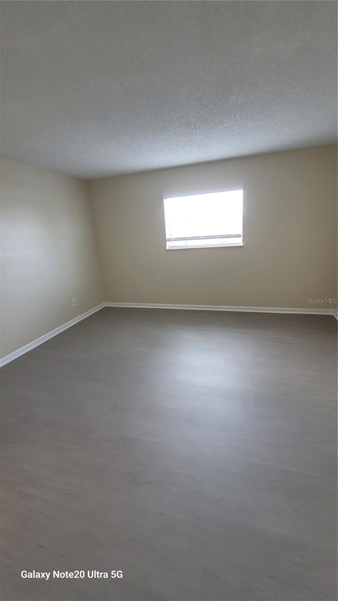 122 N Kings Ave #202 Property Photo 9