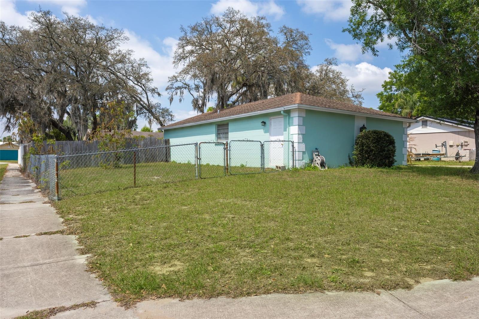 502 Avocado Cir Property Photo 48