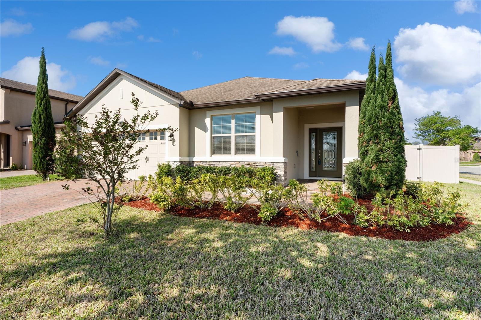 1110 Umbria Ln Property Photo 3