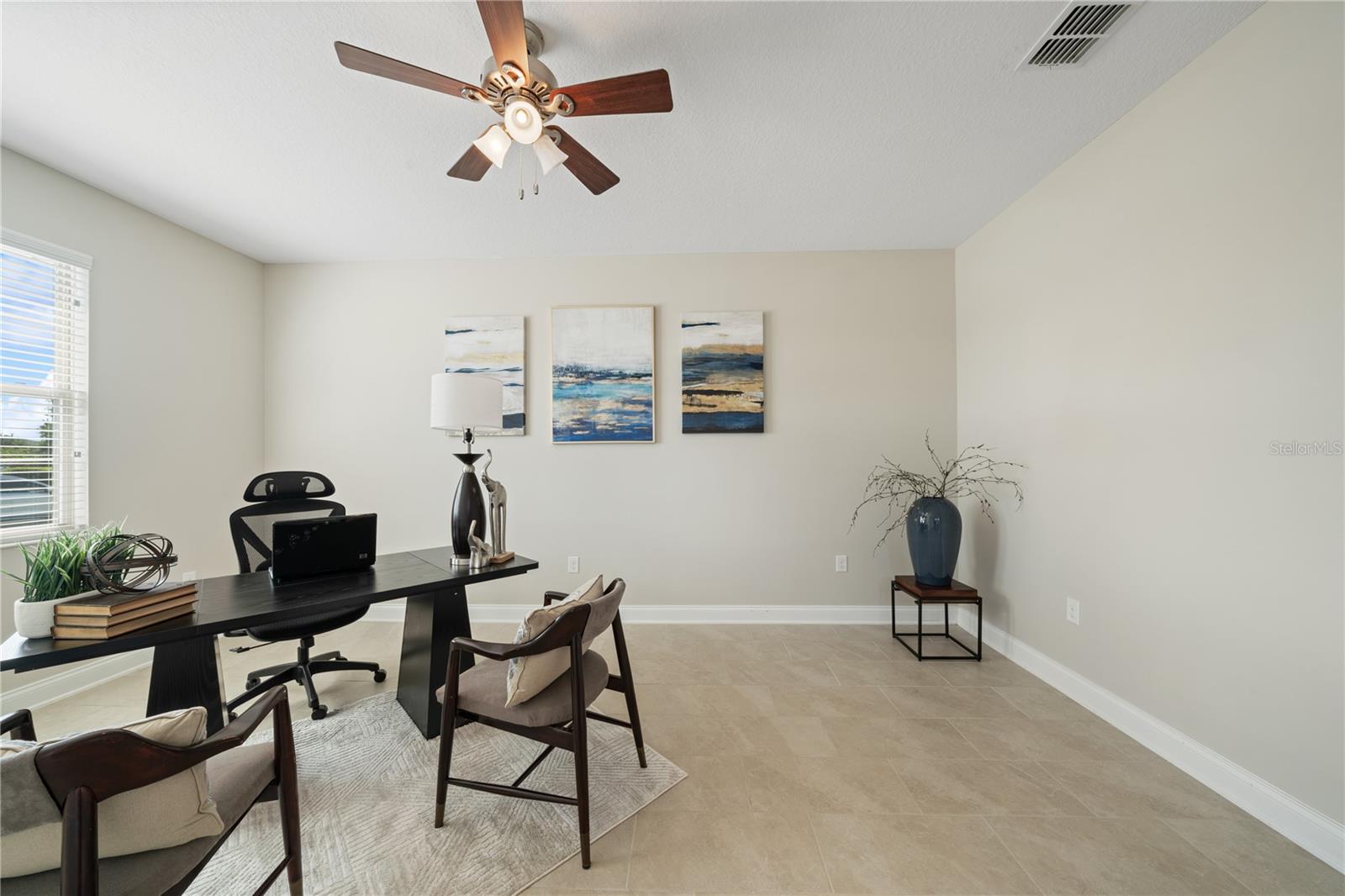 1110 Umbria Ln Property Photo 6