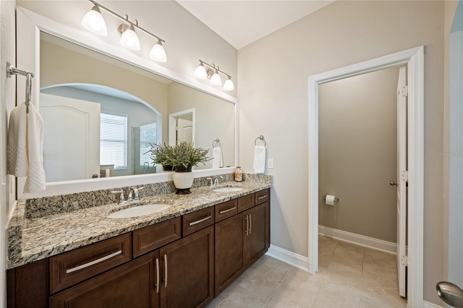 1110 Umbria Ln Property Photo 24