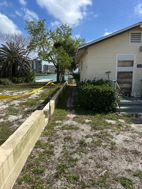 12620 Lagoon Ln Property Photo 4