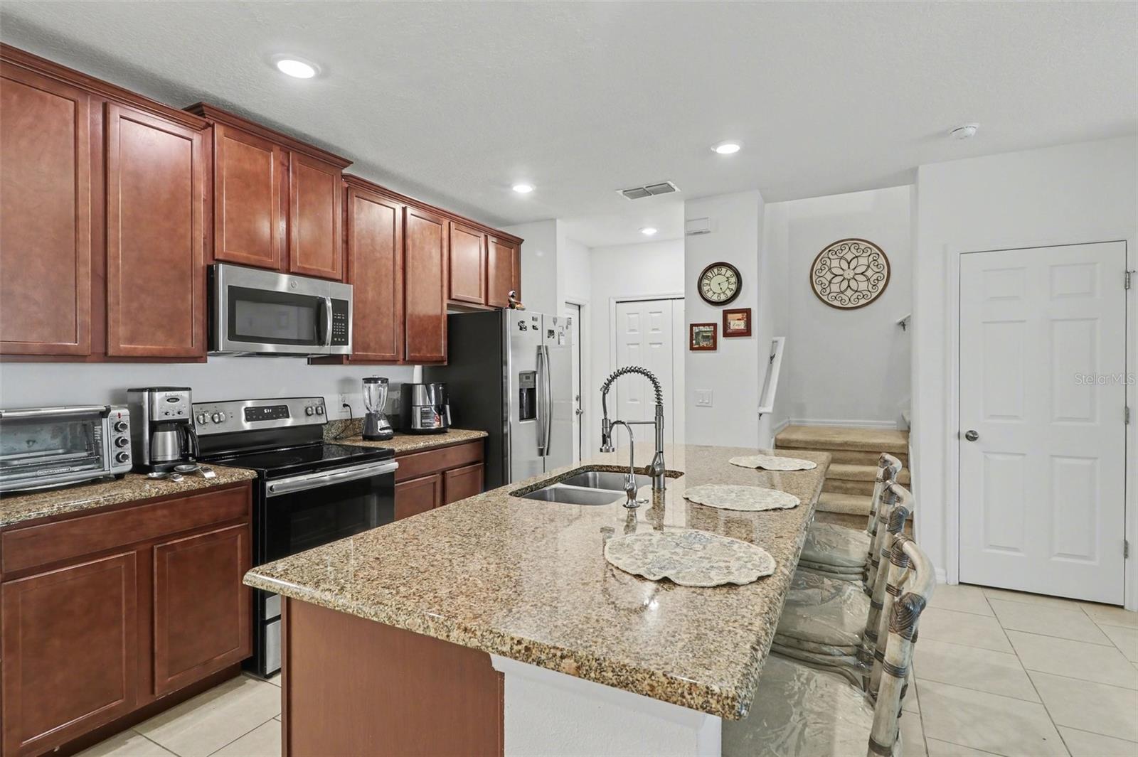 1737 Kato Way Property Photo 10