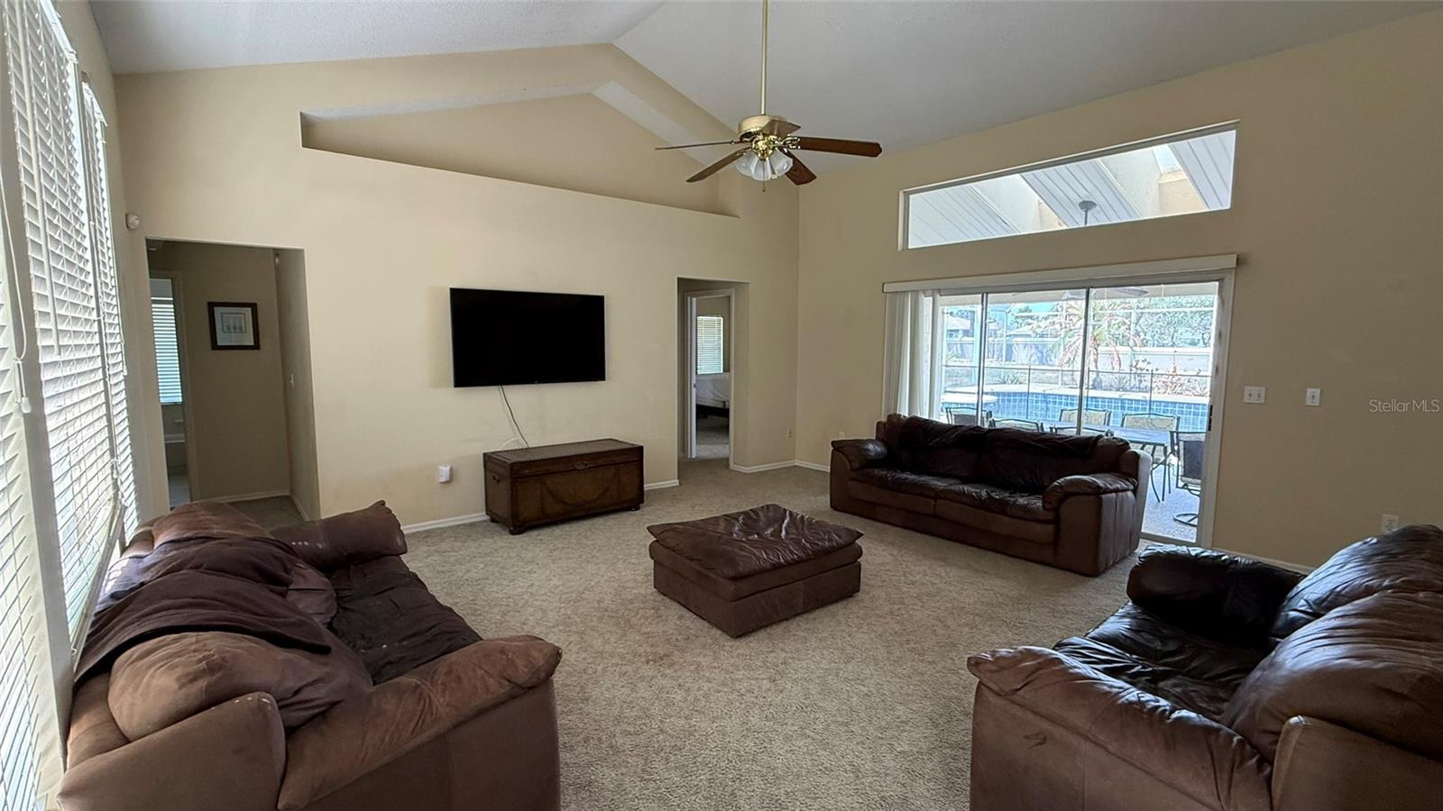 5612 Loma Vista Dr W Property Photo 2
