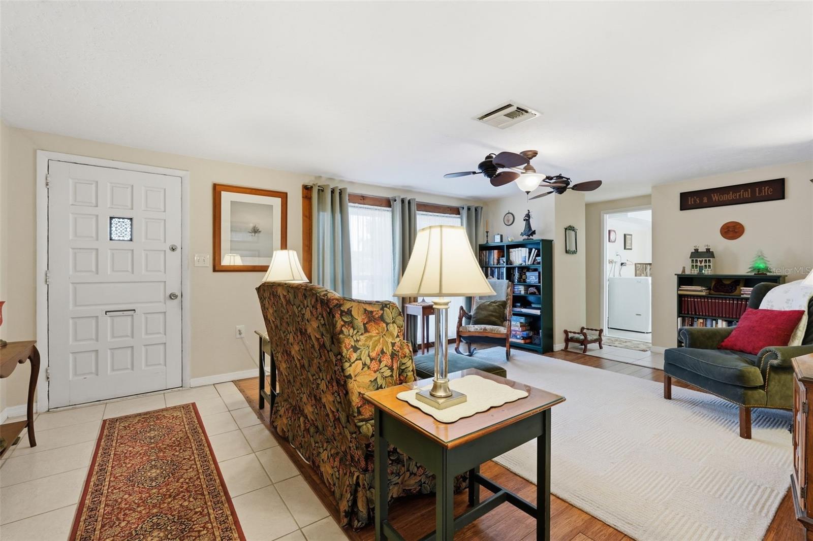 3226 Fairmount Dr Property Photo 6