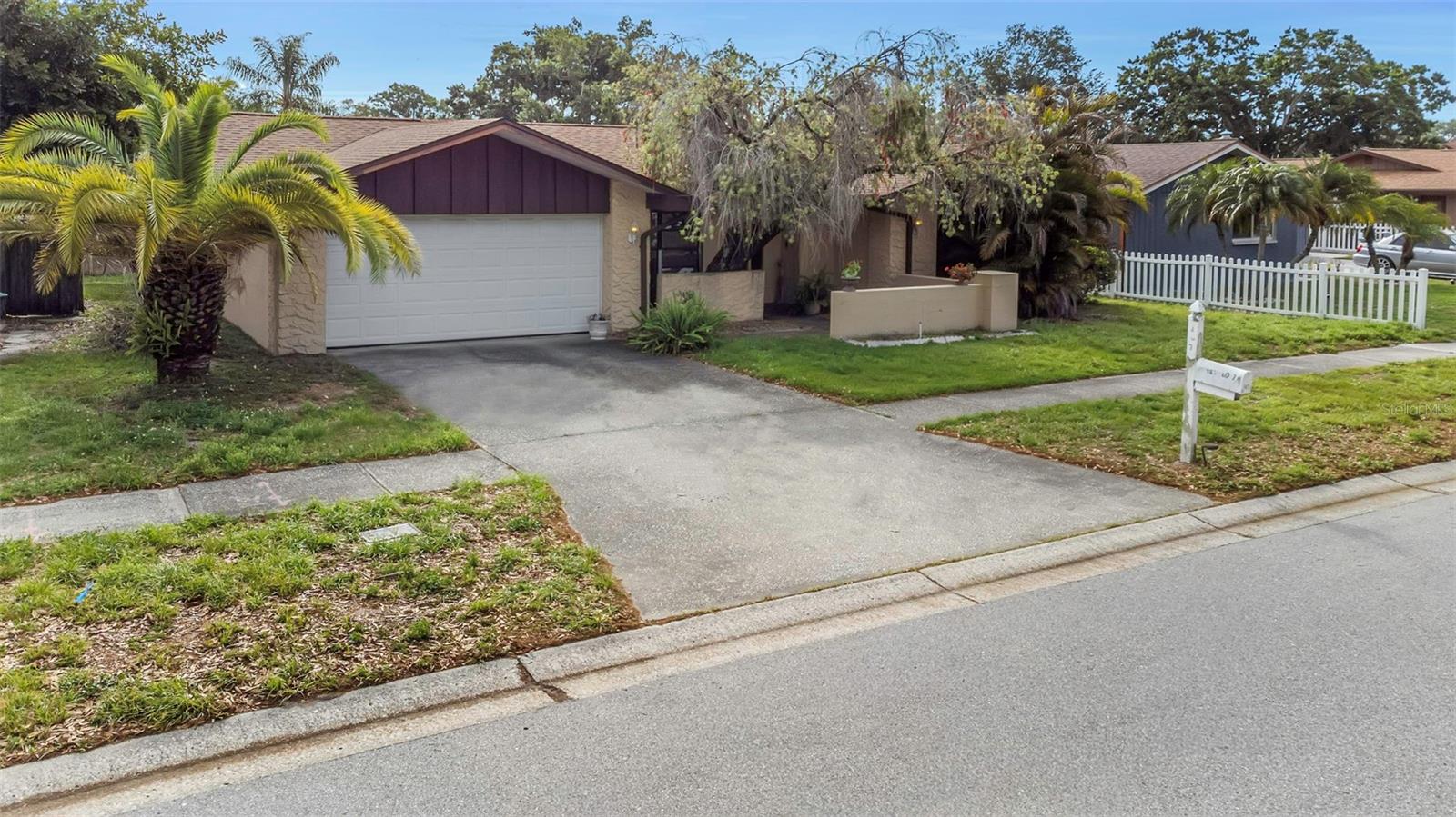 107 Country Villas Dr Property Photo 3