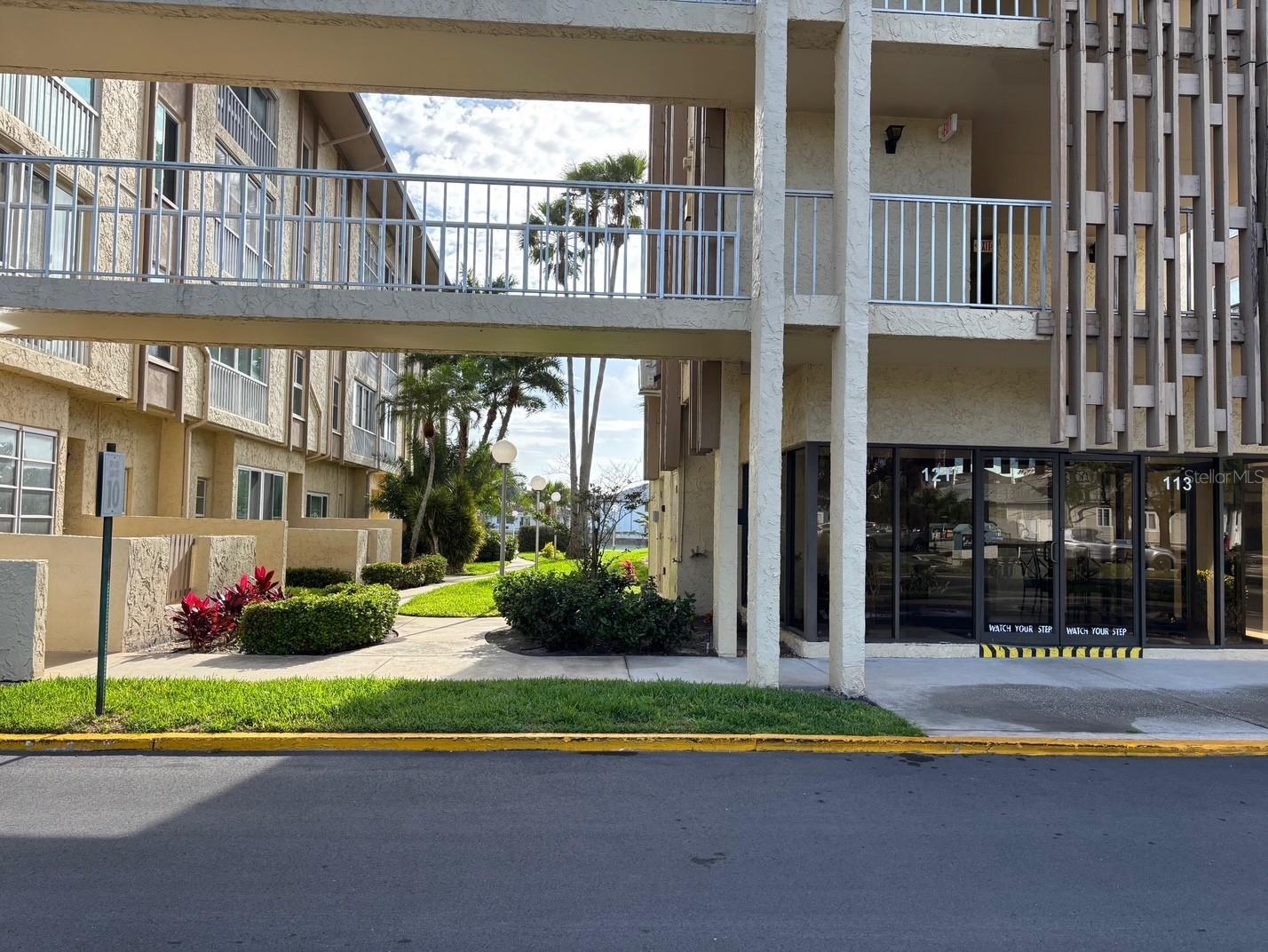 121 ISLAND WAY #331