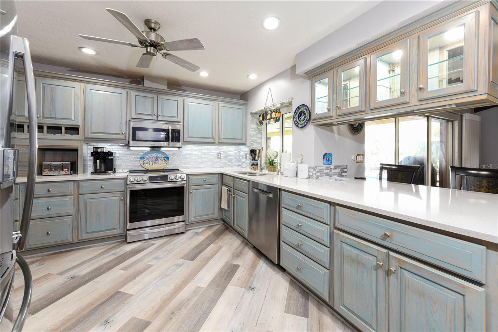 1800 Liesl Dr E Property Photo 3