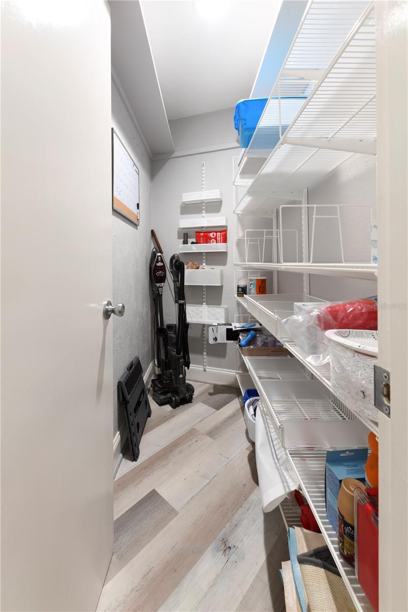 1800 Liesl Dr E Property Photo 5