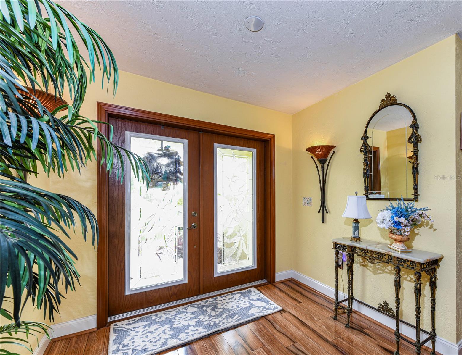 1800 Liesl Dr E Property Photo 11