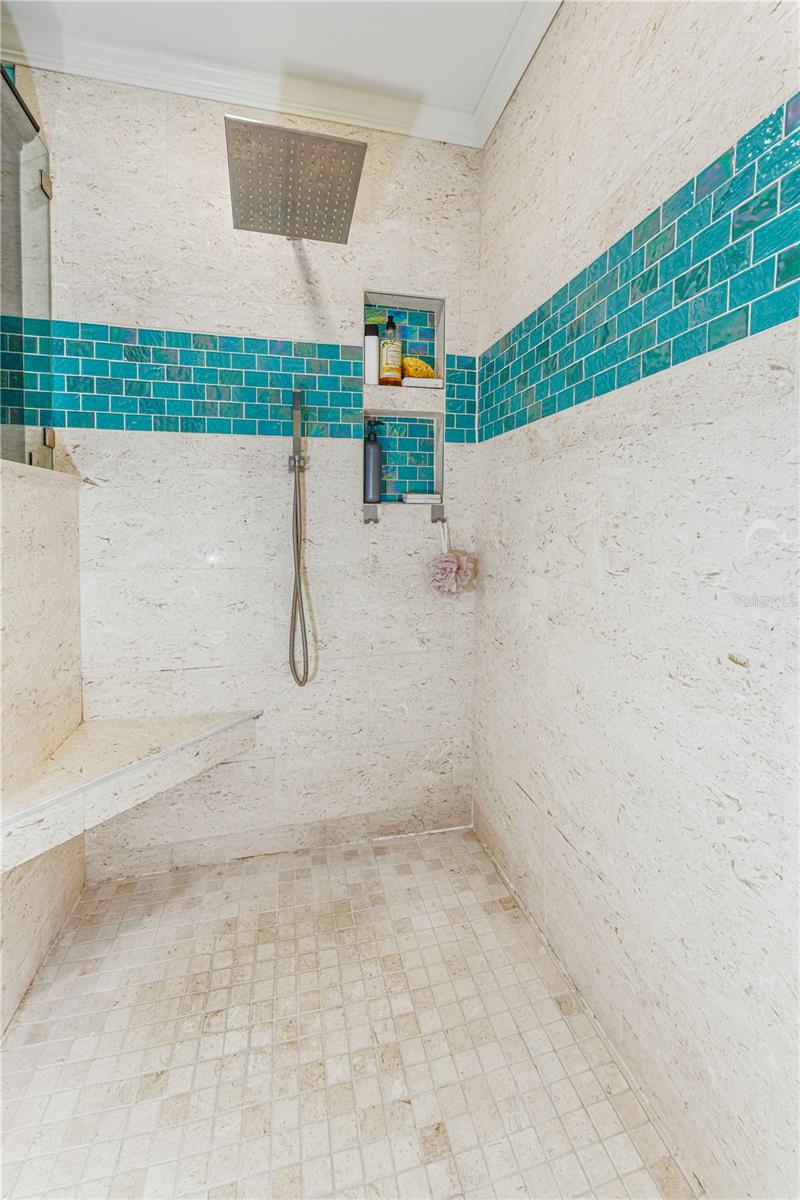 1800 Liesl Dr E Property Photo 19