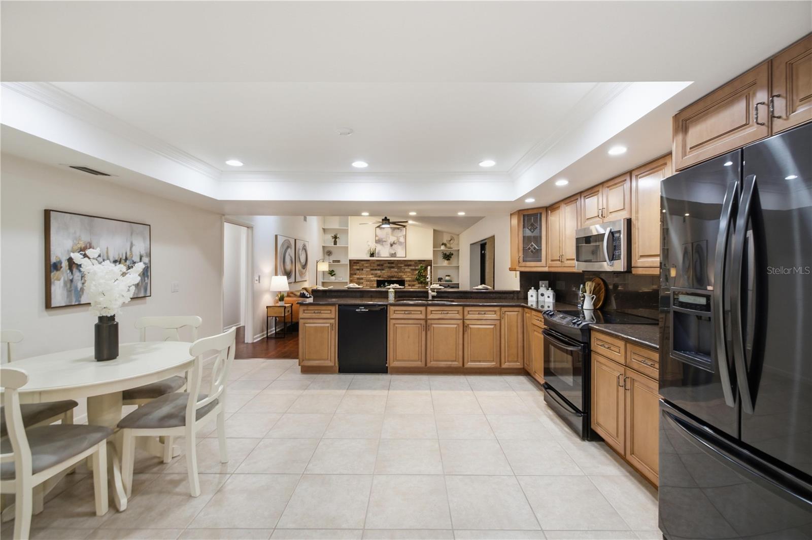 16704 Vallely Dr Property Photo 8