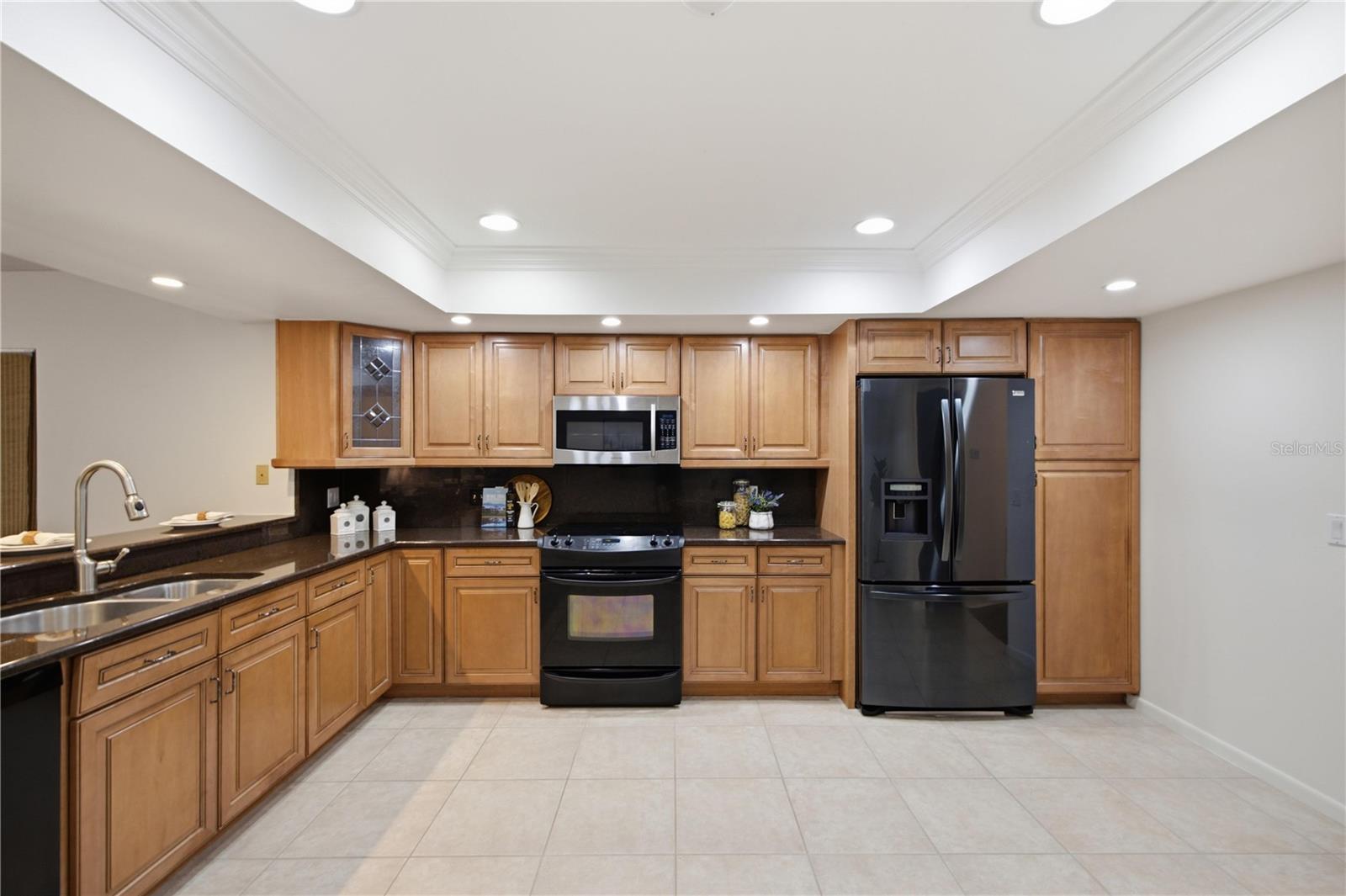 16704 Vallely Dr Property Photo 9