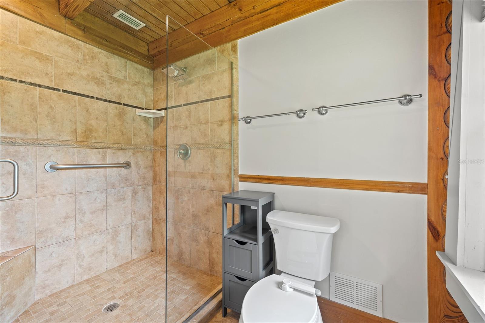 18441 Oaklawn Dr Property Photo 17