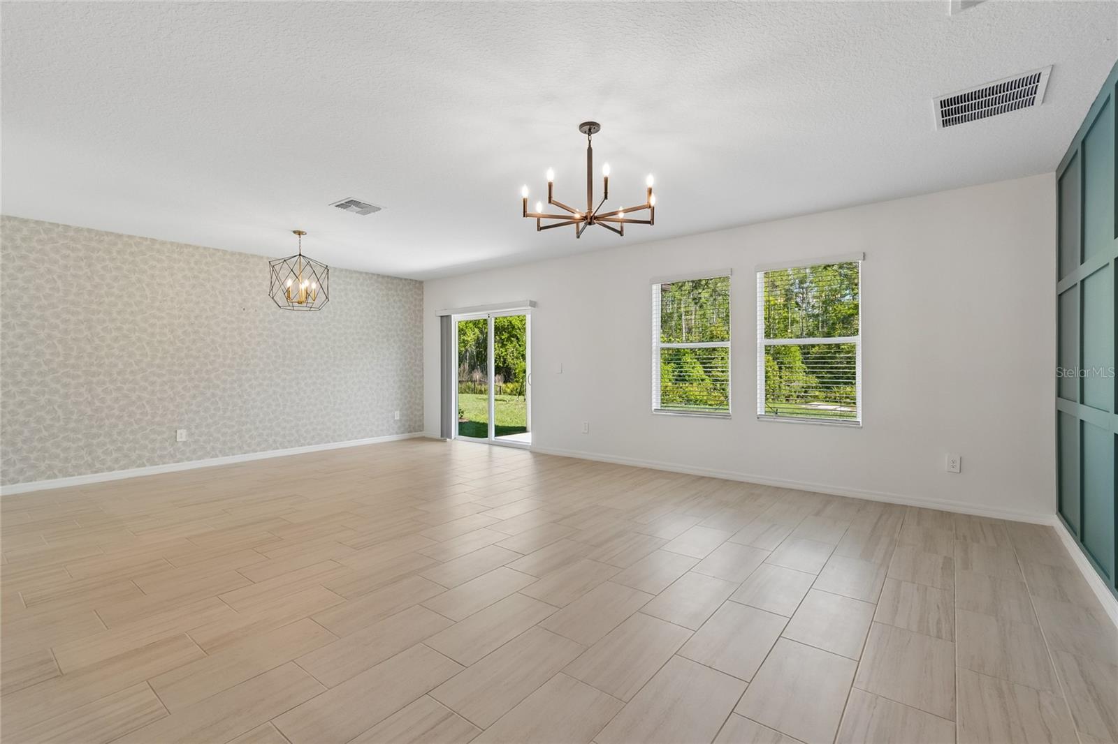 10065 Gentle Rain Dr Property Photo 10