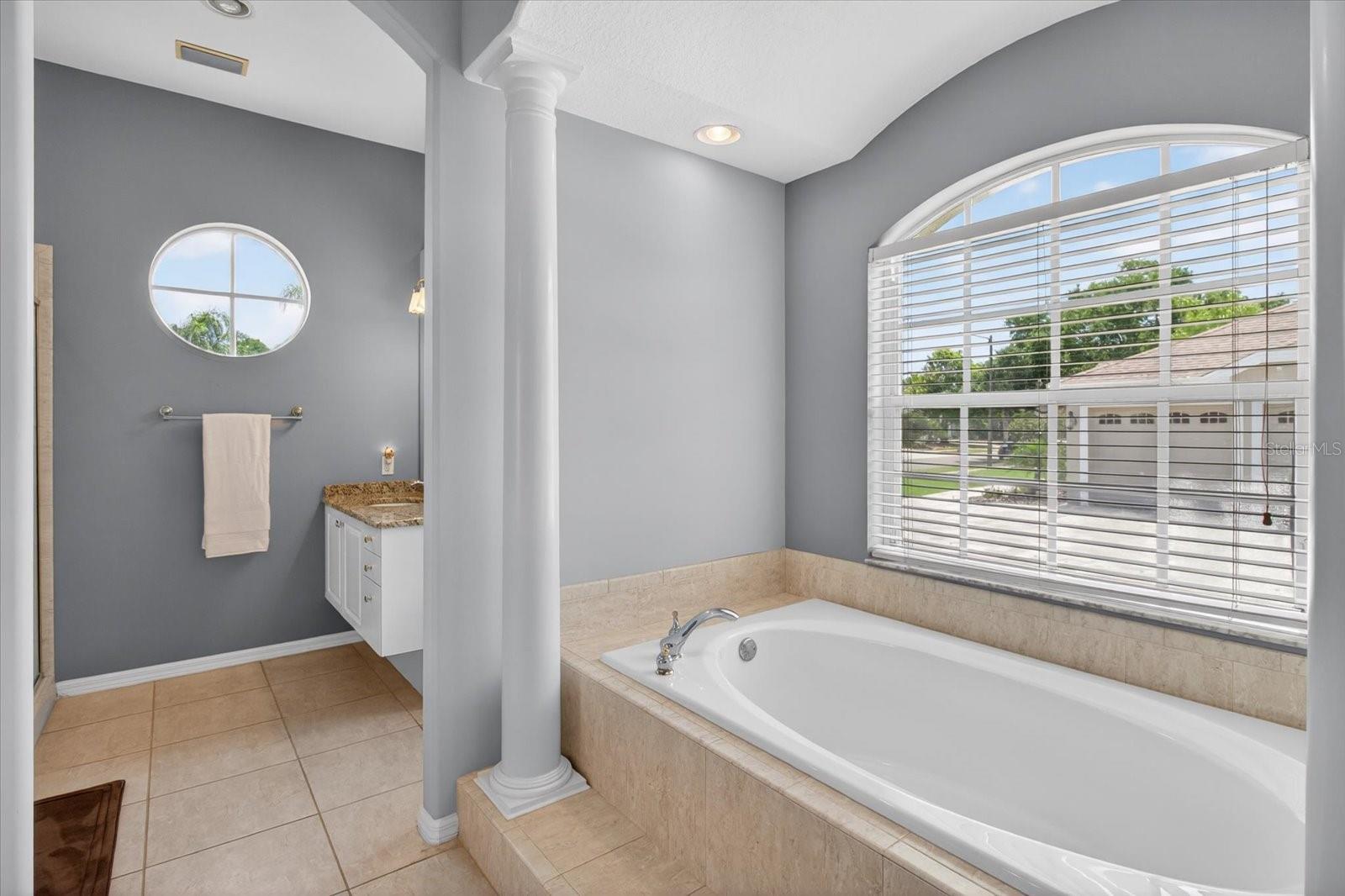 4052 Capitol Dr Property Photo 27