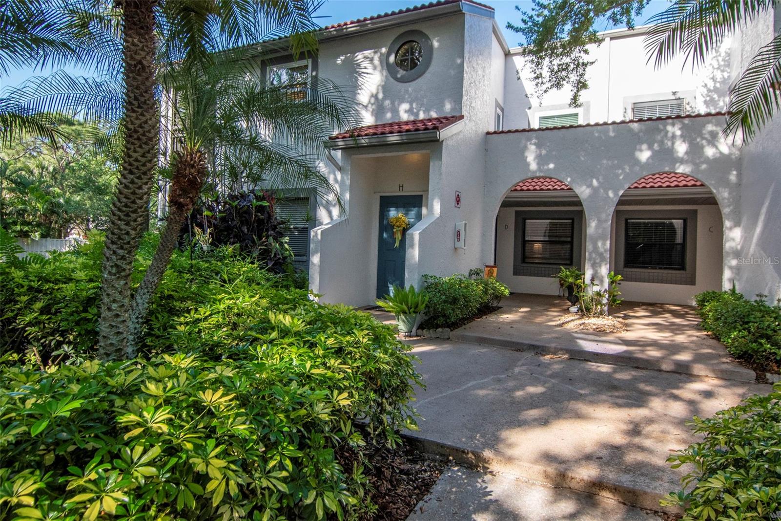 484 SANTA CRUZ PL NE #H Property Photo 1