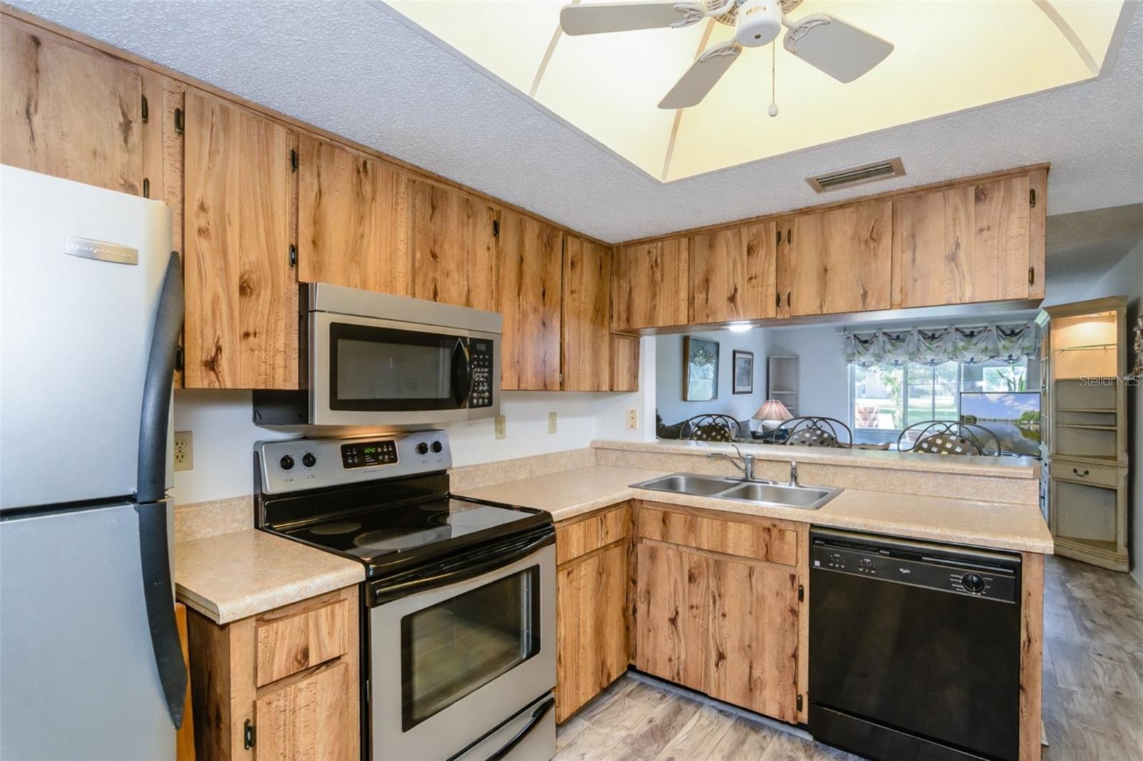 207 Cypress Ln Property Photo 6