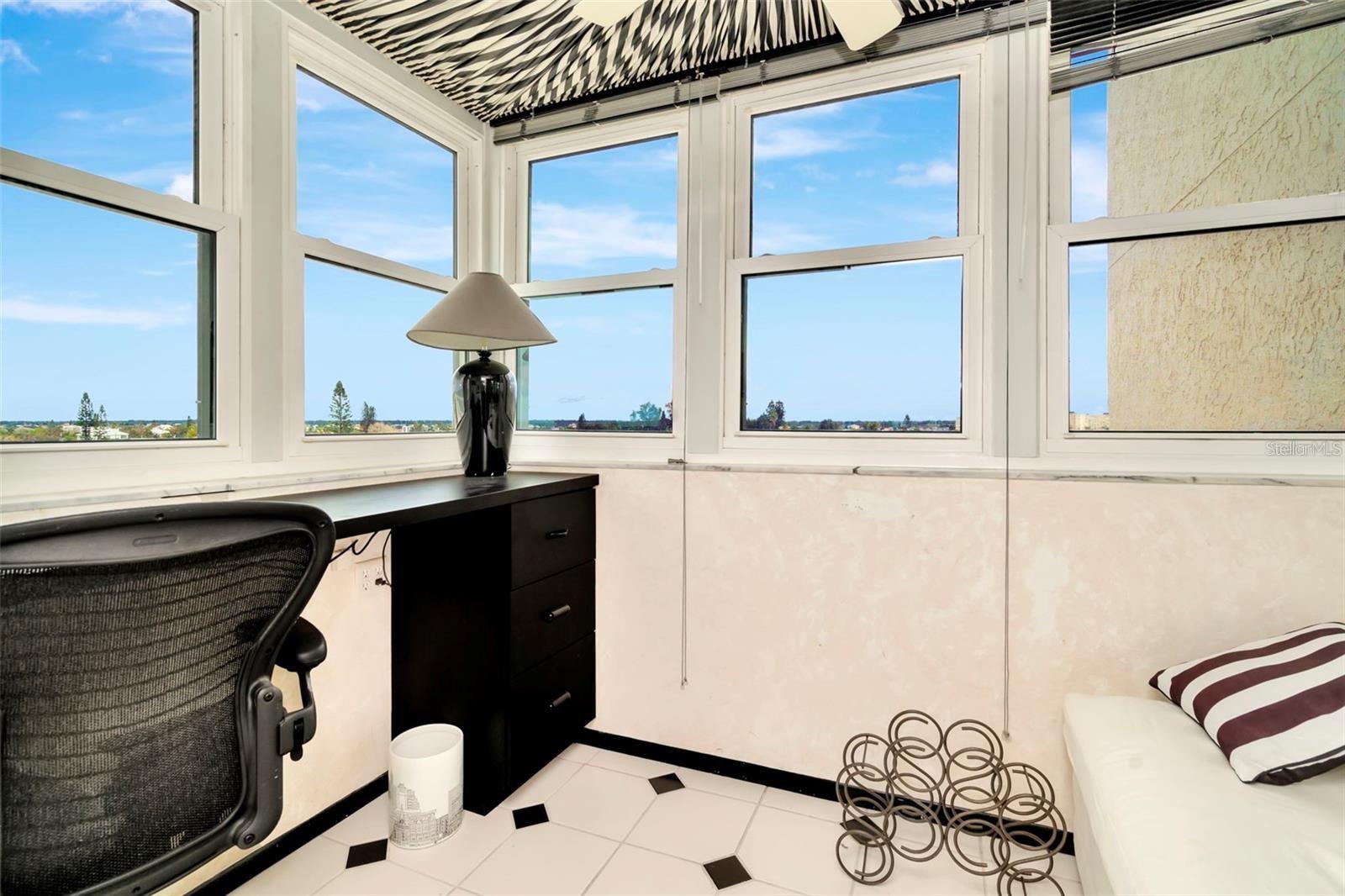 15462 Gulf Blvd #508 Property Photo 6