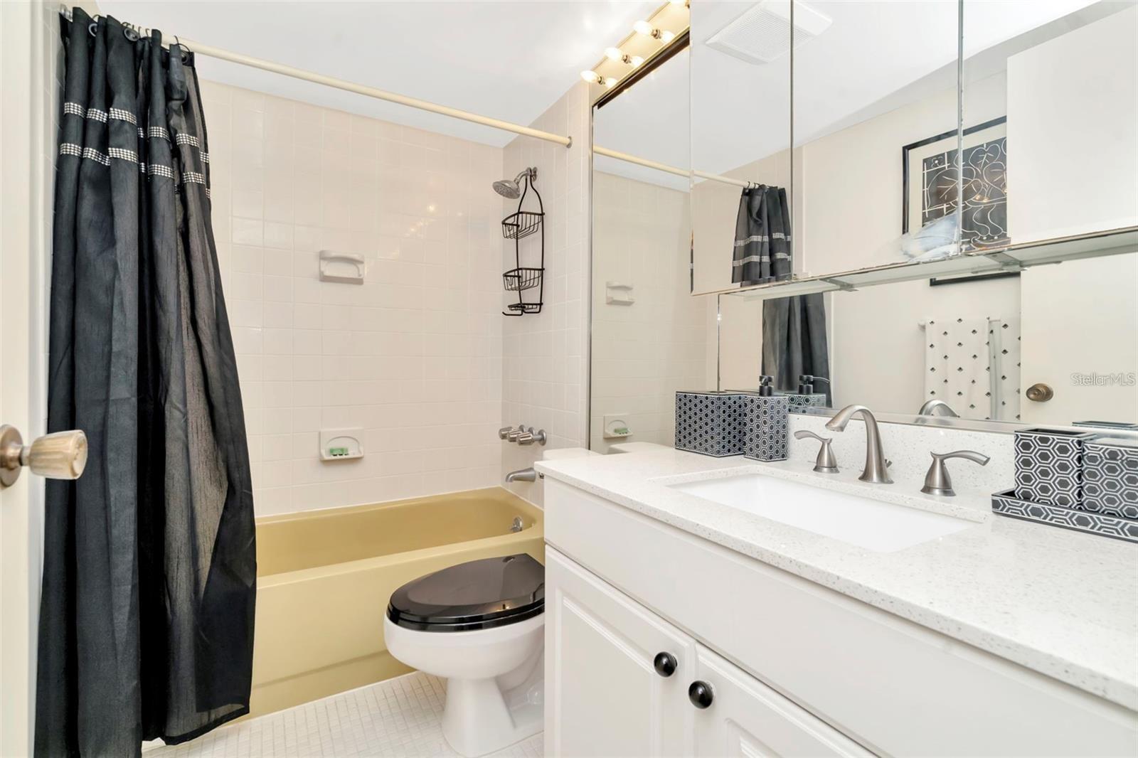 15462 Gulf Blvd #508 Property Photo 14