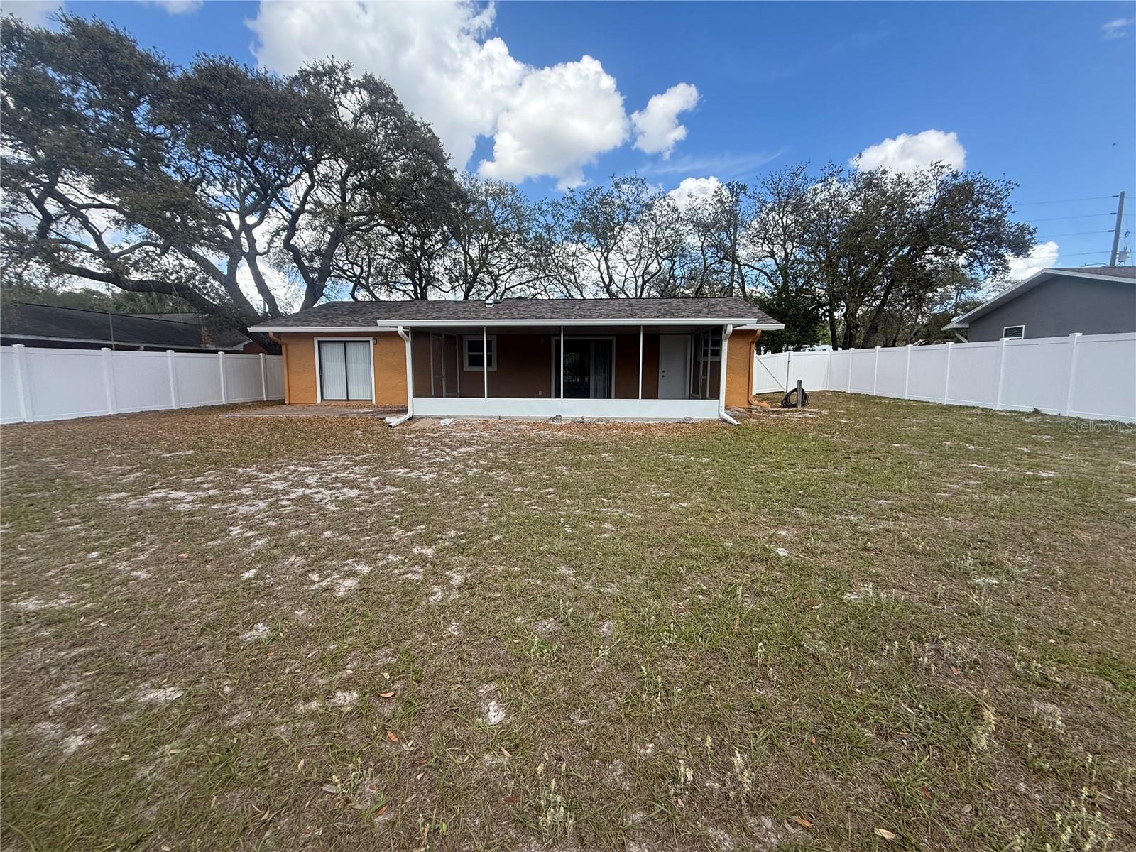 7350 Landmark Dr Property Photo 14