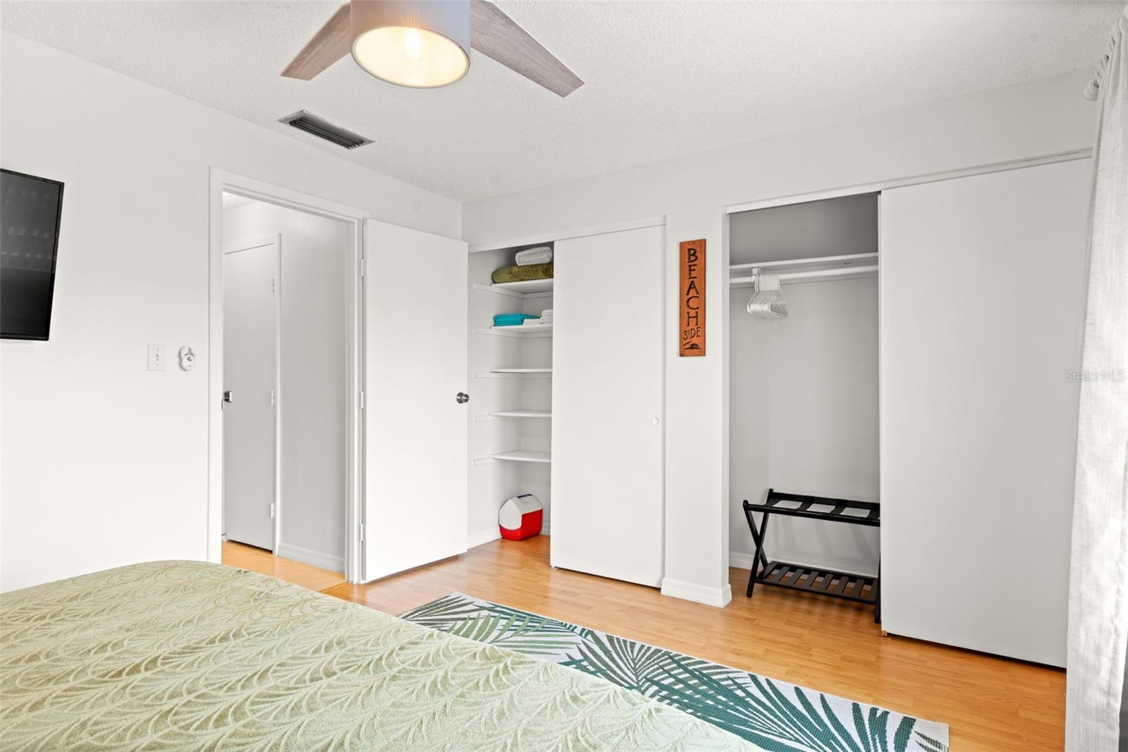4215 E Bay Dr #1806d Property Photo 16