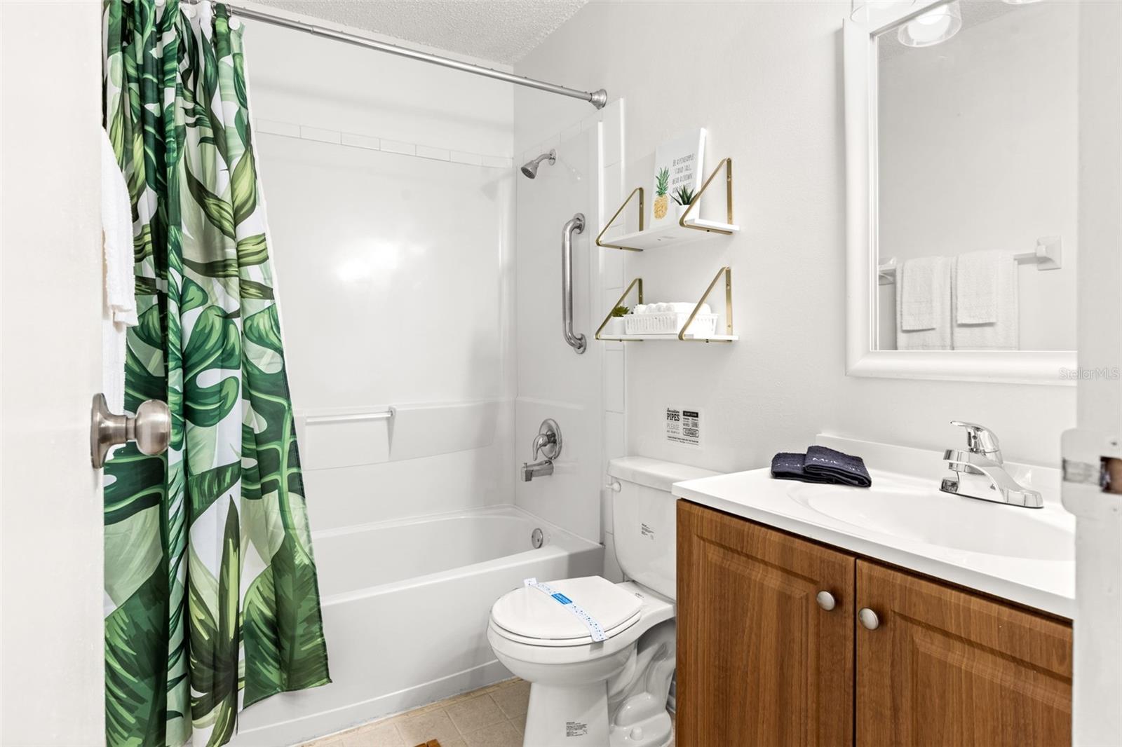 4215 E Bay Dr #1806d Property Photo 18
