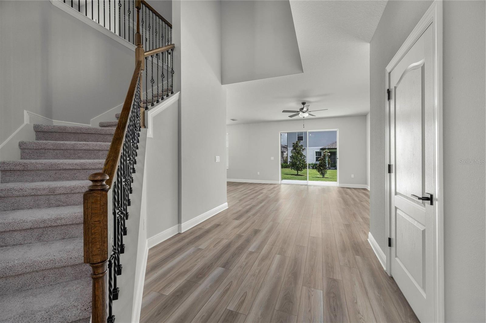 7665 Somersworth Dr Property Photo 6