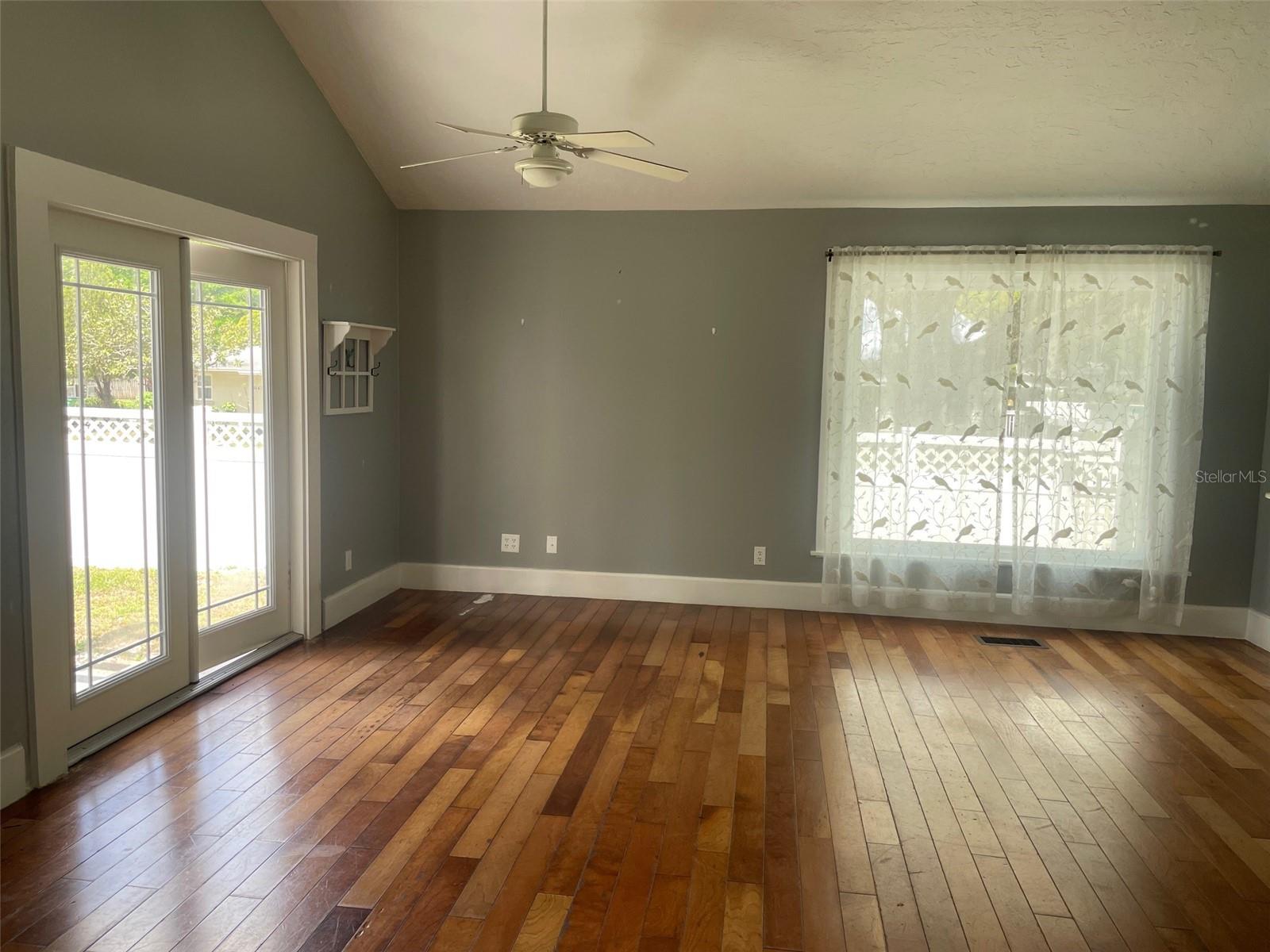 5419 9th Property Photo 9