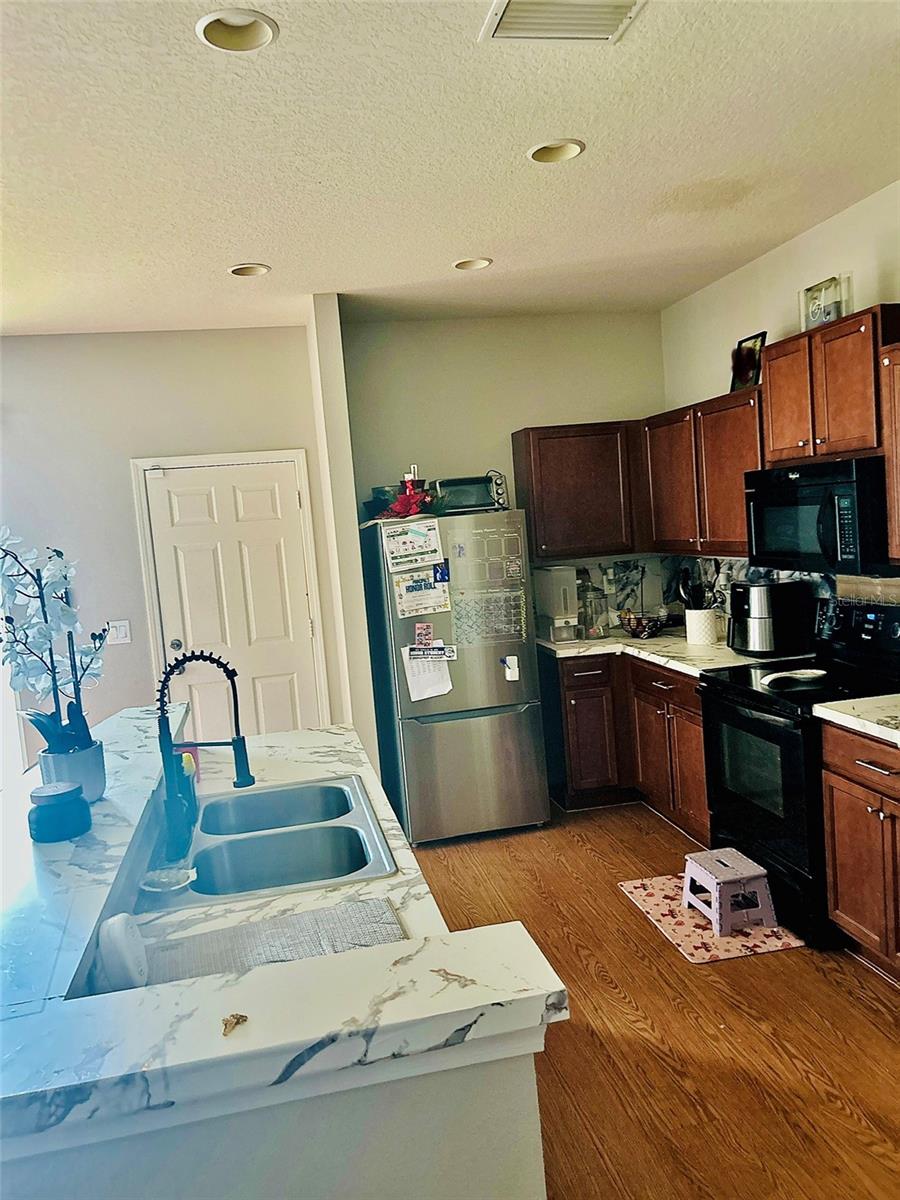 4411 Banyan Tree Pl Property Photo 8