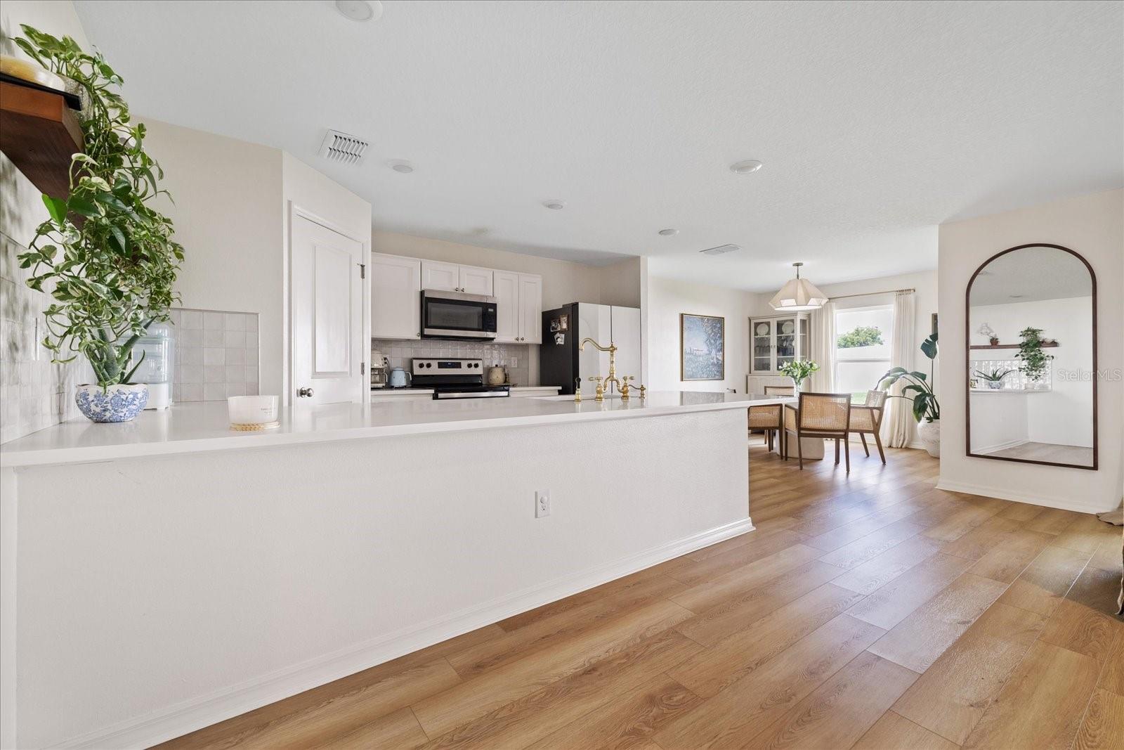 6450 Mariner Blvd Property Photo 11