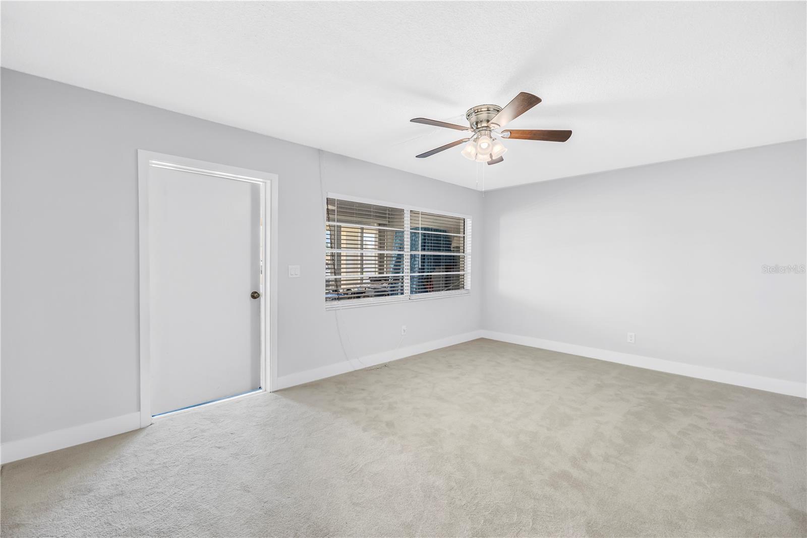 4700 Cove Cir #103 Property Photo 16