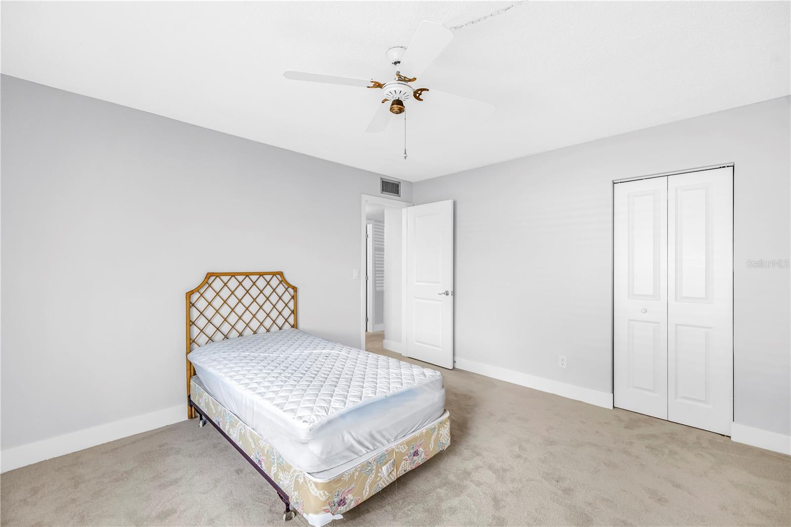 4700 Cove Cir #103 Property Photo 26