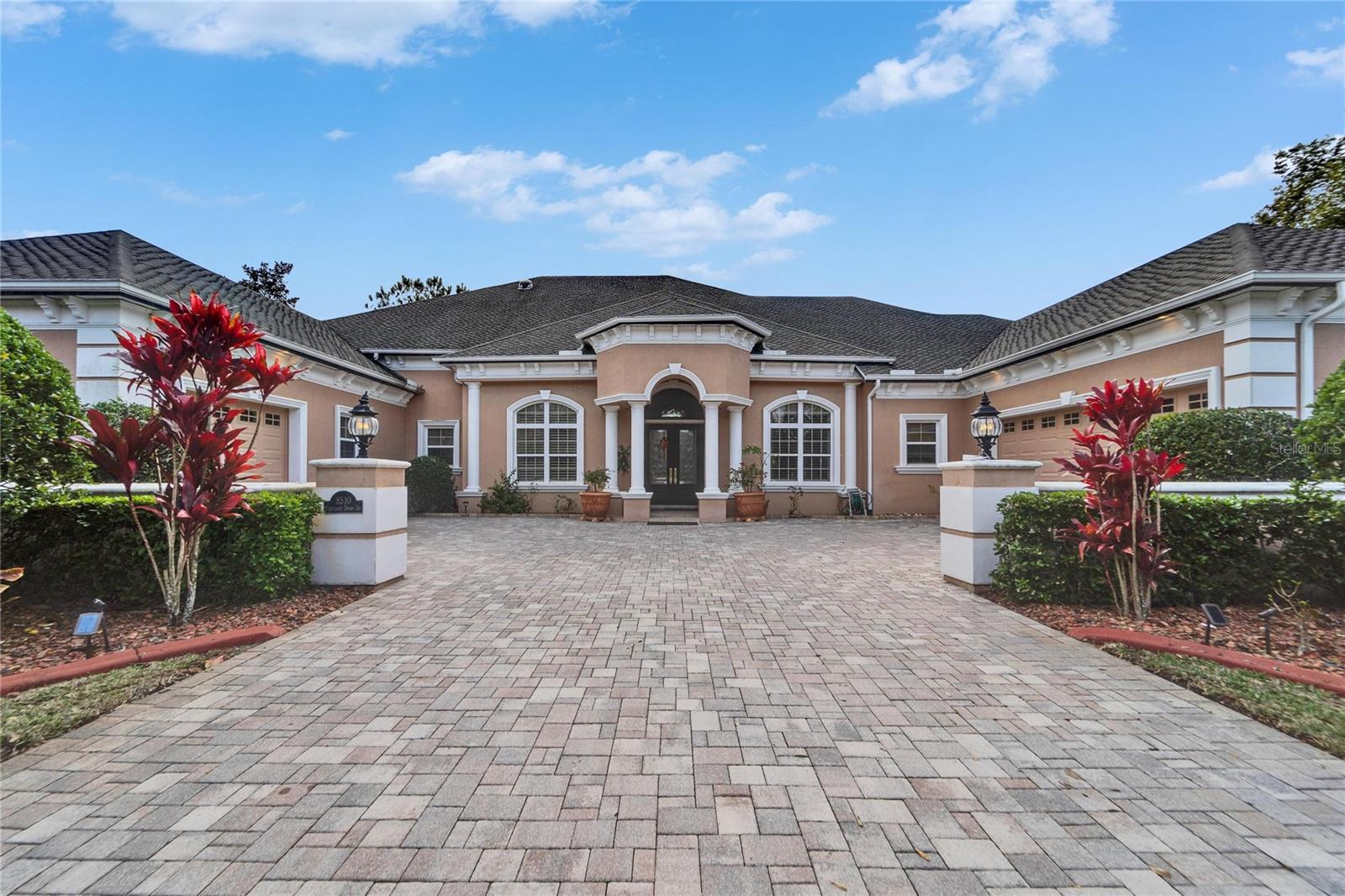 8510 KENTUCKY DERBY DR