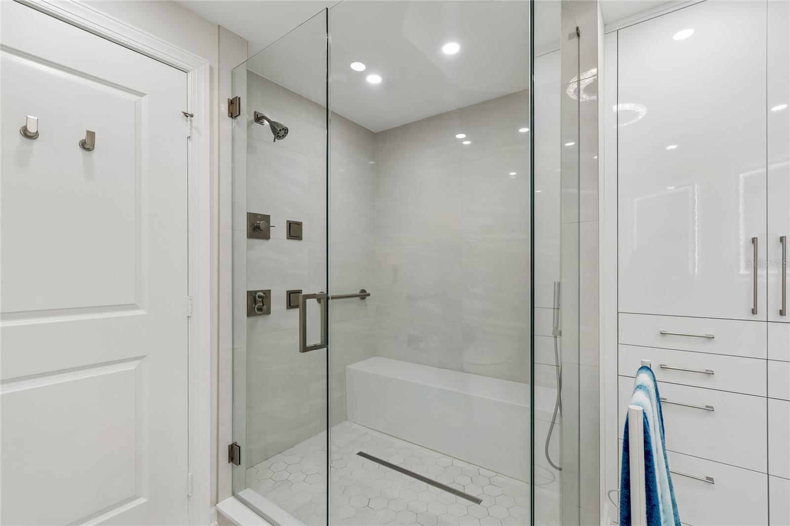 5823 Bowen Daniel Dr #1103 Property Photo 45