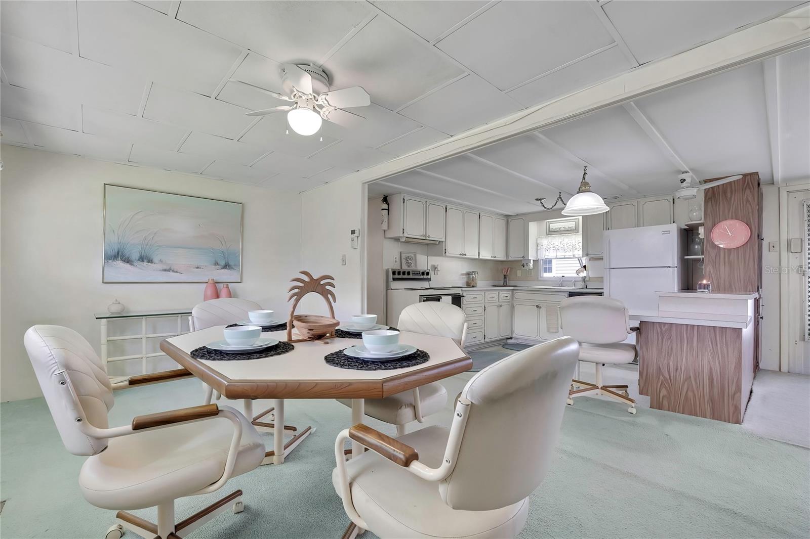 37 William Penn Way #13 Property Photo 6