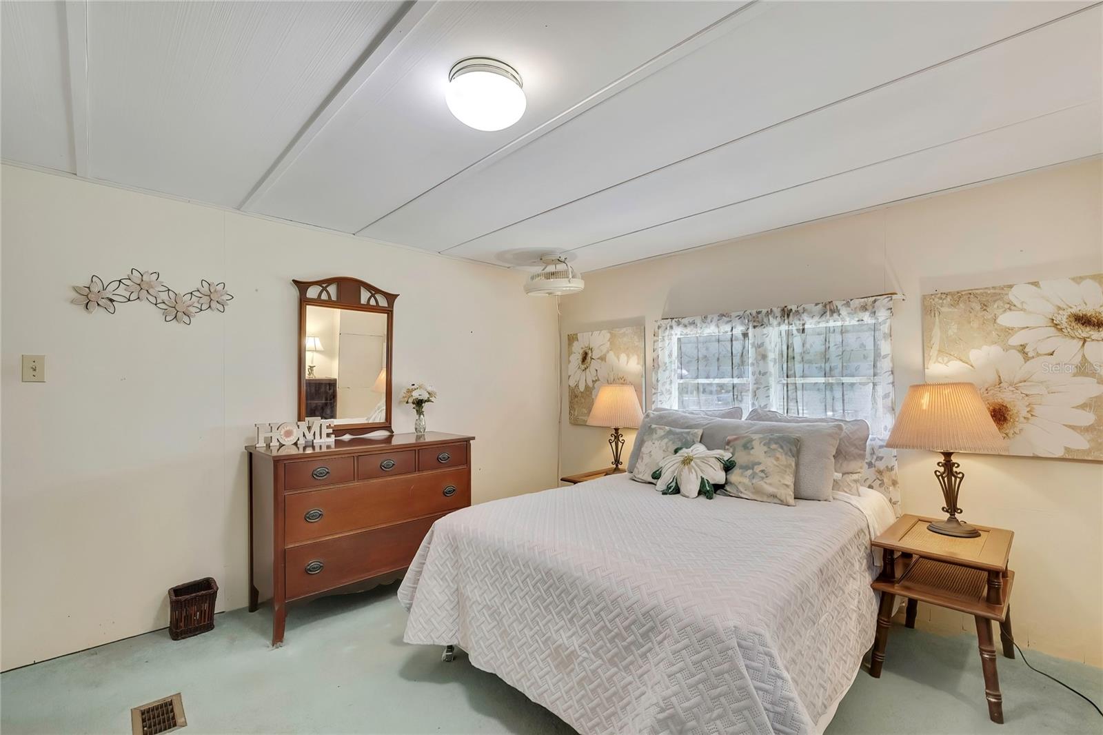 37 William Penn Way #13 Property Photo 12
