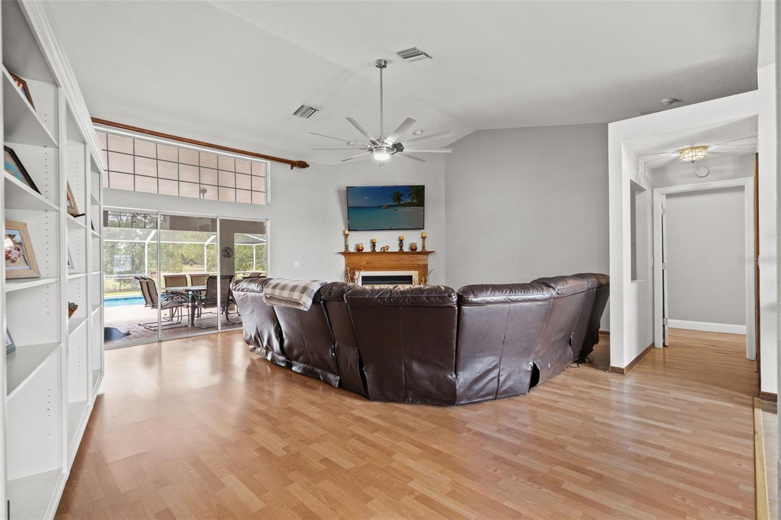 5052 Florentine Ct Property Photo 8