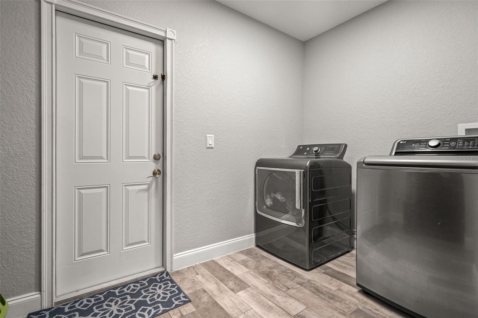 5052 Florentine Ct Property Photo 38