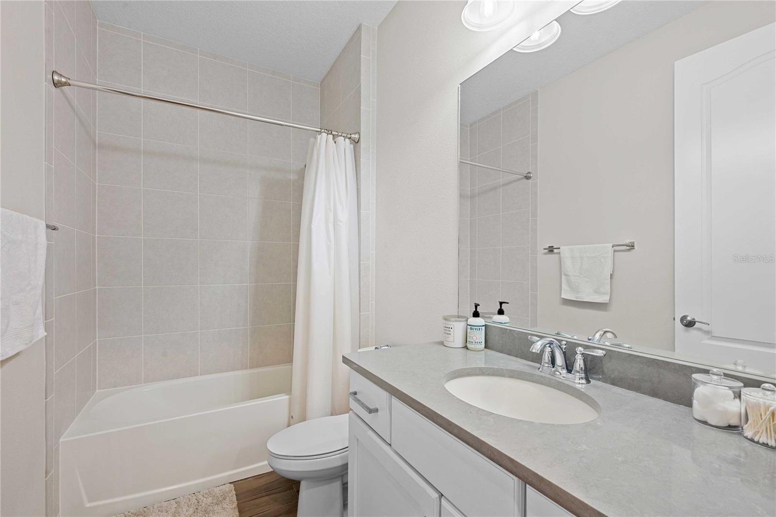 5830 Silver Sun Dr Property Photo 9