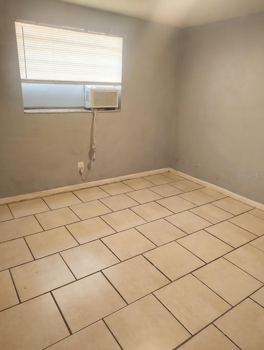 5204 N 45th St #b Property Photo 4
