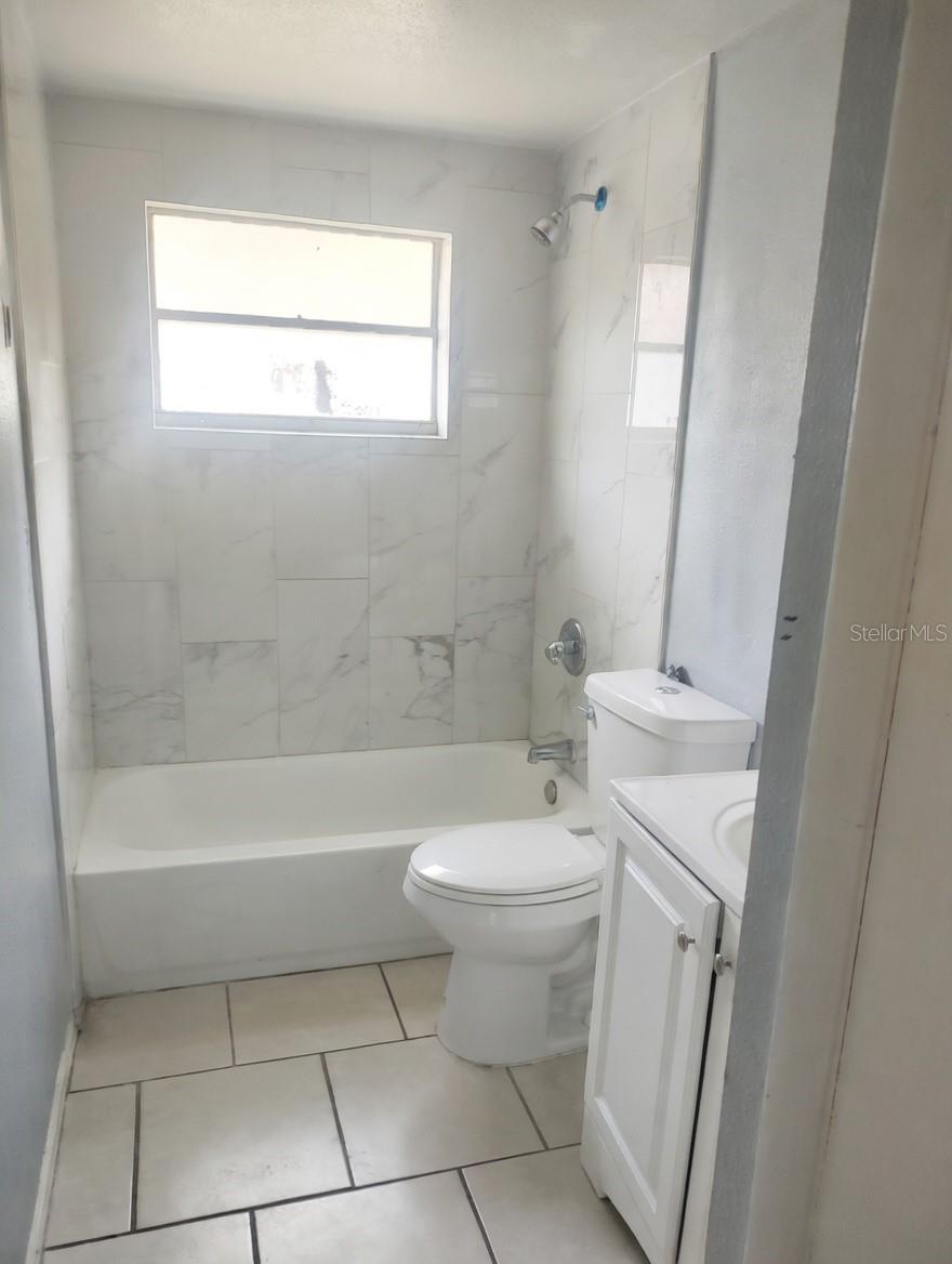 5204 N 45th St #b Property Photo 5