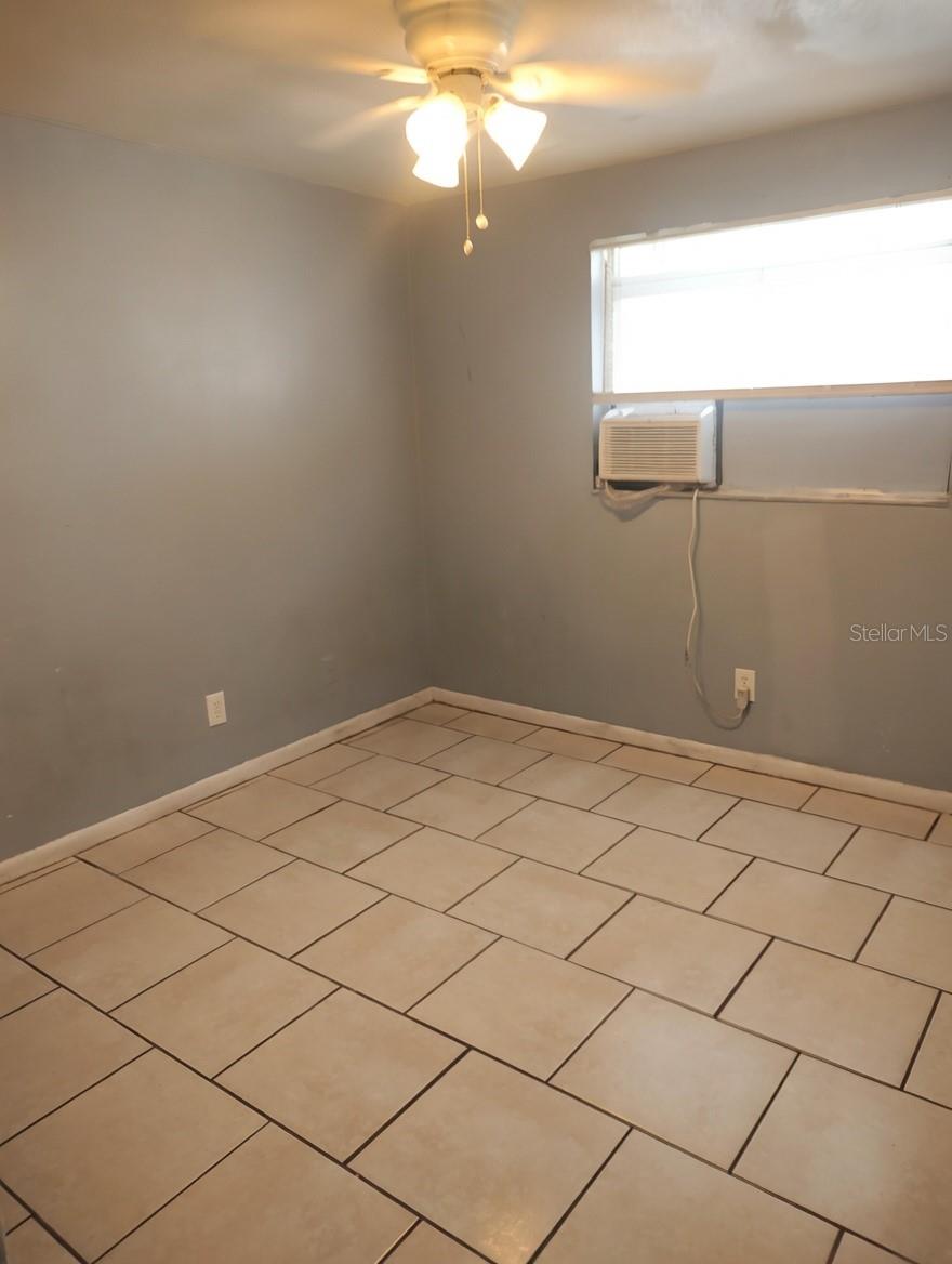 5204 N 45th St #b Property Photo 6