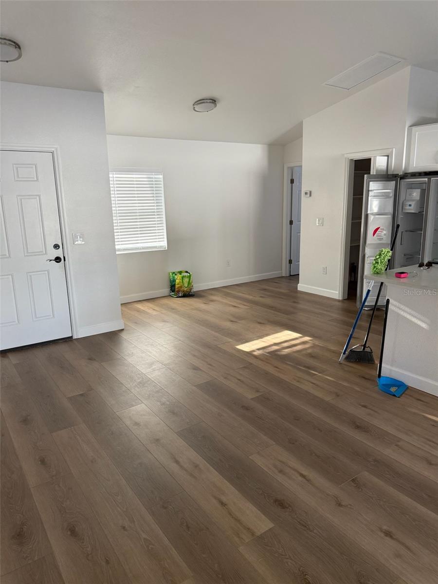 5290 Weatherton St Property Photo 4