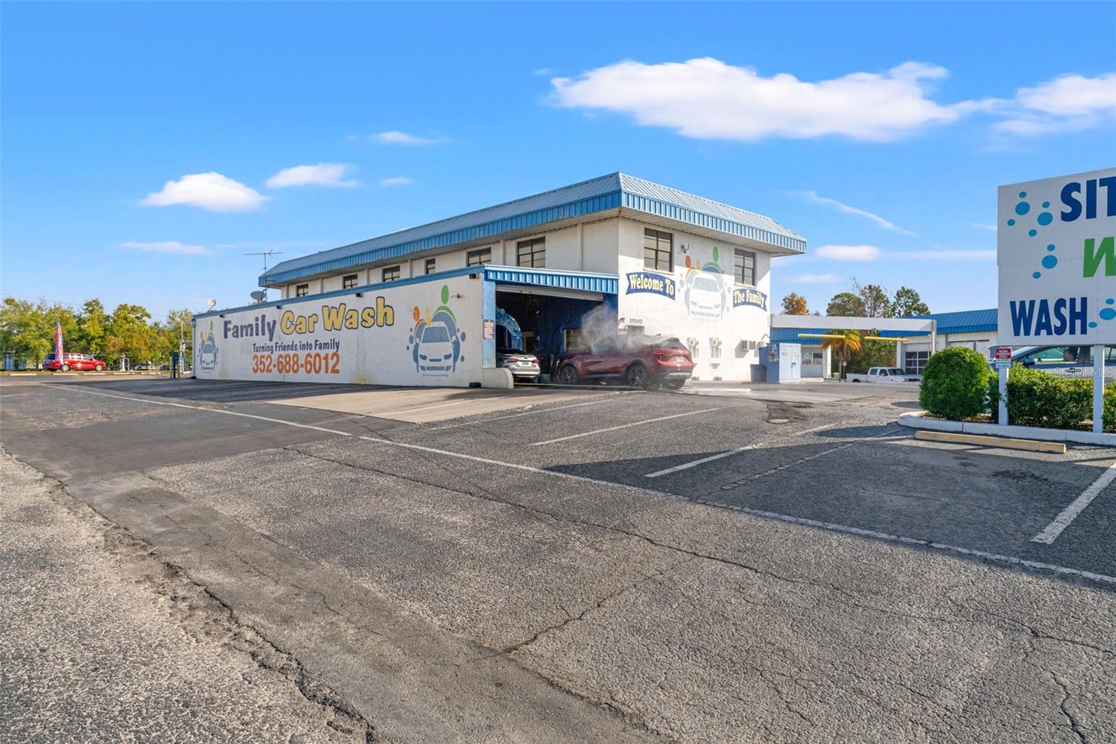 1108 Commercial Way Property Photo 1
