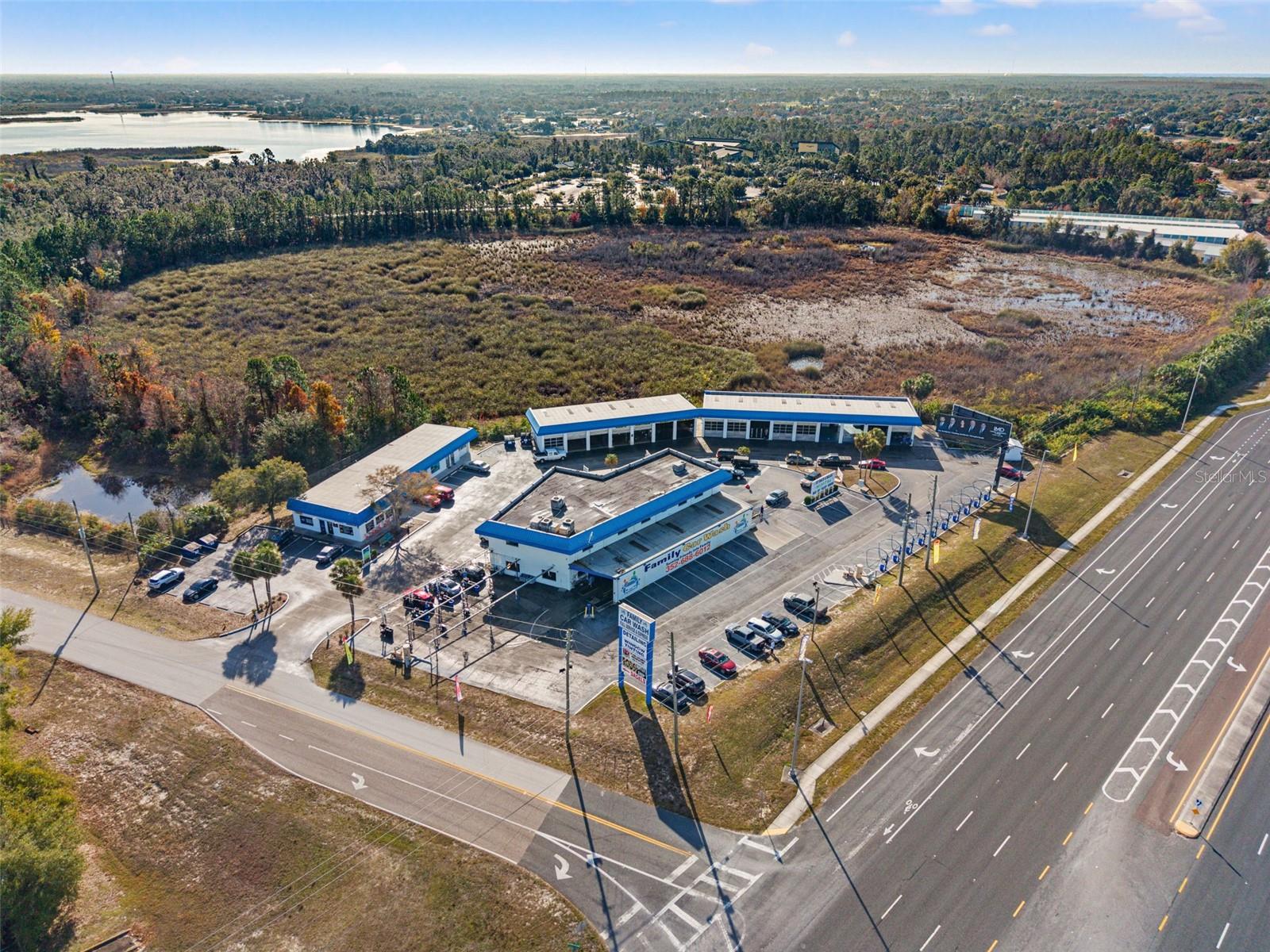 1108 Commercial Way Property Photo 2