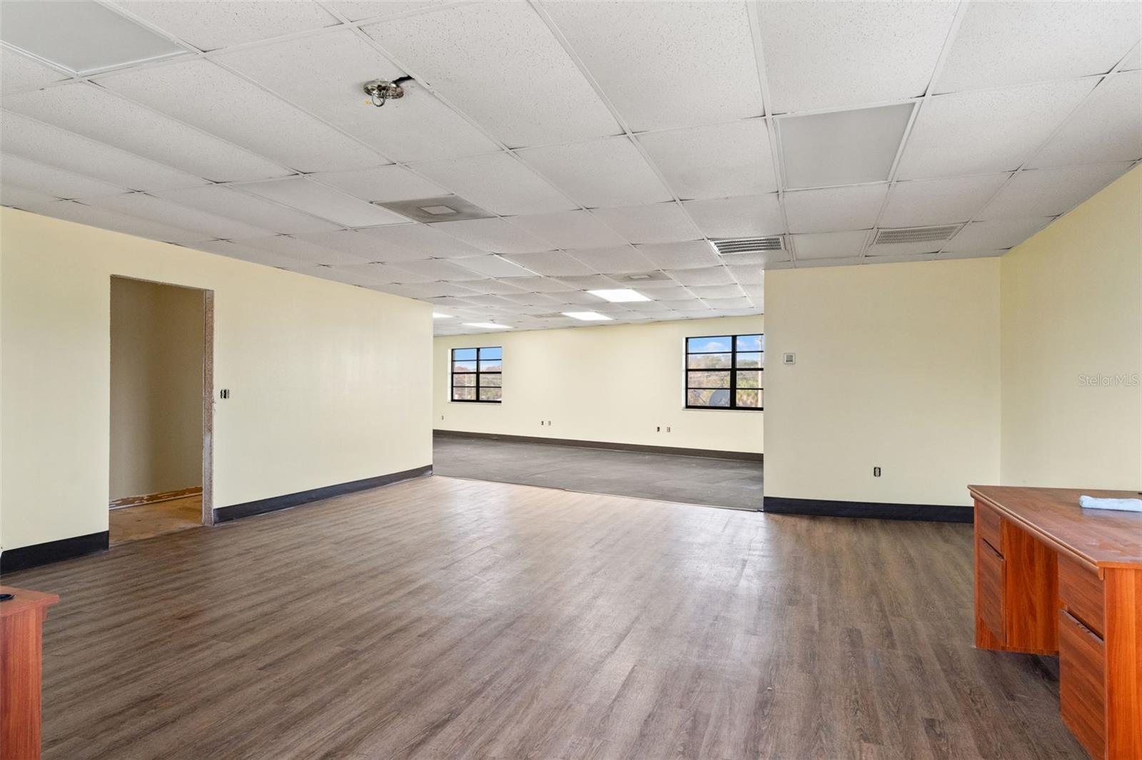 1108 Commercial Way Property Photo 5