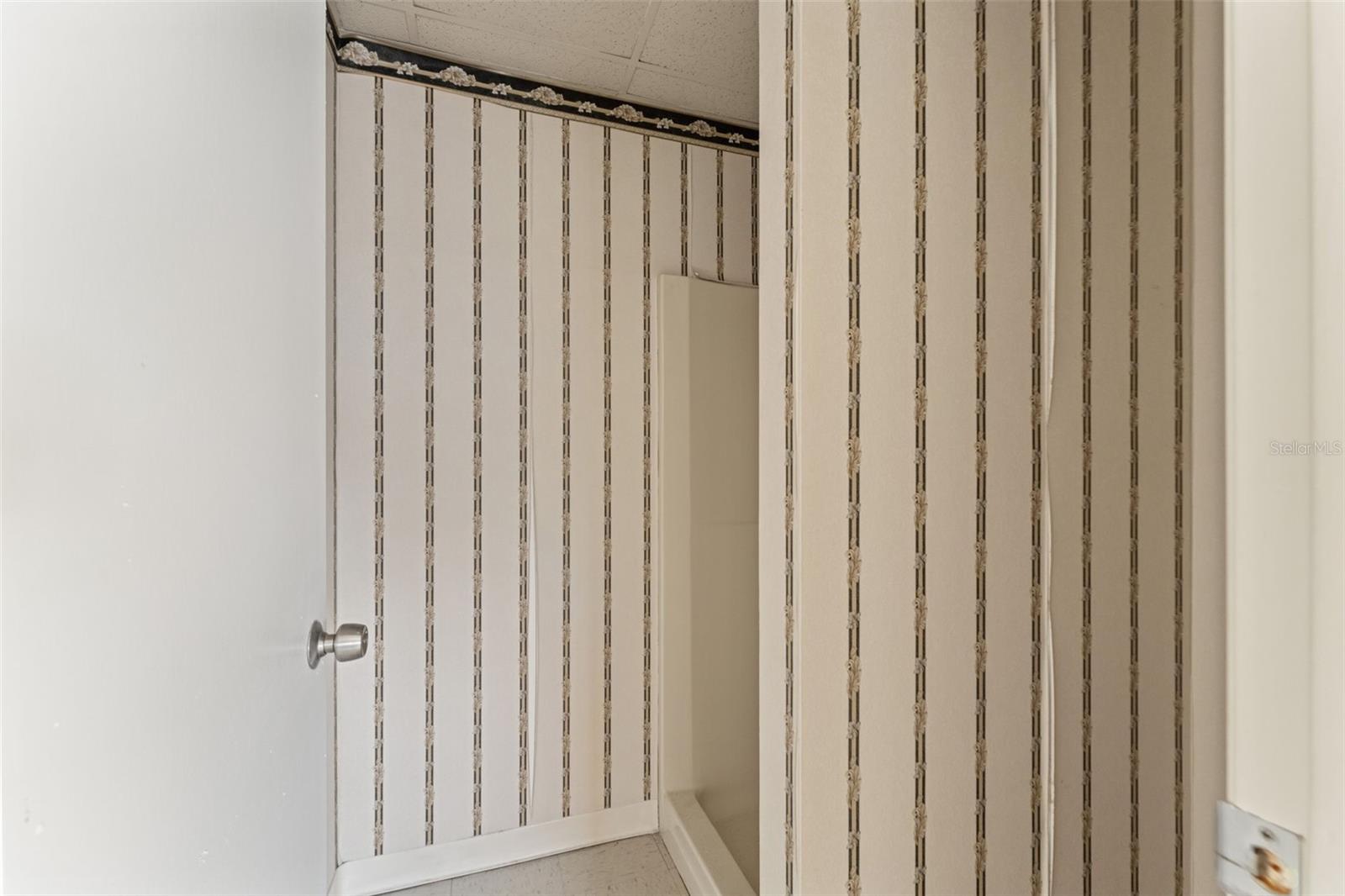 1108 Commercial Way Property Photo 15