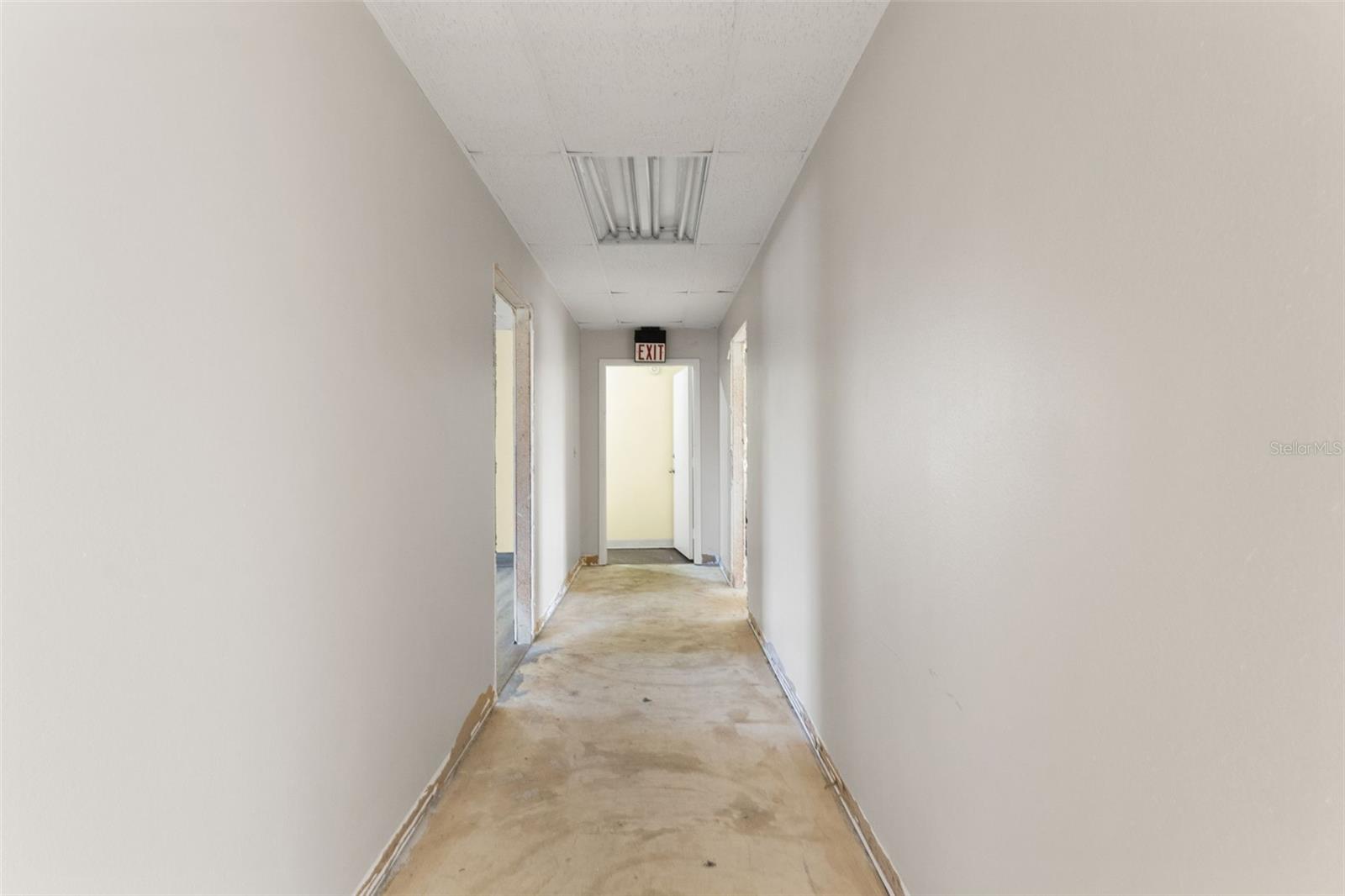 1108 Commercial Way Property Photo 16
